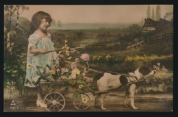 CARTE PHOTO  FOTOKAART  MOOI MEISJE    BELLE FILLETTE  MET KAR EN HOND - Autres & Non Classés