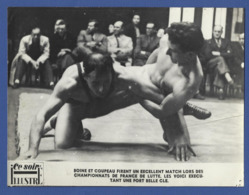 Photo Lutte Lutteur Force Poids Haltères Boine Et Coupeau - Wrestling