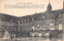 Saint  Rémy     70  Cour D'honneur Du Château .La Statue De Jeanne D'Arc Enlevée De Son  Piédestal        (voir Scan) - Autres & Non Classés