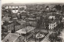 CASTELMORON  La Place Dans Le Fond :Le Barrage - Castelmoron