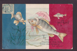 CPA Premier Avril Poisson Circulé Gaufré Embossed Position Humaine - Fish & Shellfish