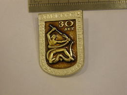 USSR 30 YEARS OF ALL-UNION ONCOLOGIC CENTRE BADGE 33 - Geneeskunde
