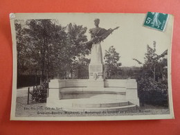 GREZ EN BOUERE MONUMENT DU COLONEL DE VILLEBOIS MAREUIL - Crez En Bouere