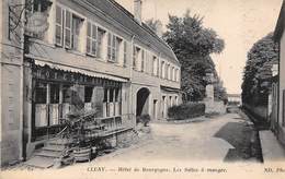Cluny        71          Hôtel De Bourgogne. Les Salles A Manger               (voir Scan) - Cluny
