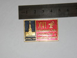 USSR 1972 MOSCOW ALL-UNION CONGRESS OF HYGIENISTS AND SANITARY DOCTORS BADGE 49 - Geneeskunde