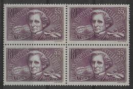 1938 - YVERT N° 382 ** MNH BLOC DE 4 - COTE = 56 EUR. - BERLIOZ - Nuevos