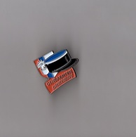 Pin's Police / Gendarmerie De Kaysersberg (base Argentée) Hauteur: 2,1 Cm - Police