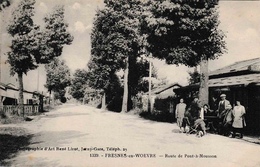 55 FRESNES En WOEVRE Route De Pont à Mousson Café Téléphone Animation En Terrasse Photographie D’art René Lirot - Otros & Sin Clasificación