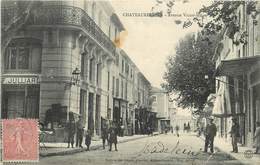 CHATEAURENARD - Avenue Victor Hugo. - Chateaurenard