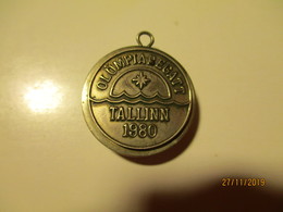 1980 MOSCOW OLYMPICS  TALLINN YACHTING REGATTA JETTON   , O - Habillement, Souvenirs & Autres