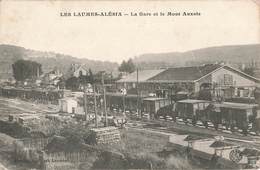 21 Les Laumes Alesia La Gare Et Le Mont Auxois Cpa Carte Animée Train Trains Wagon Marchandise Cachet 1915 - Venarey Les Laumes