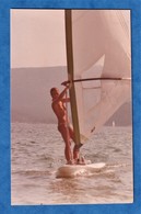 Photo Ancienne - Portrait D'une Jeune Femme Pratiquant De La Voile Seins Nus - Fille Demi Nue Semi Nude Girl Monokini - Non Classés