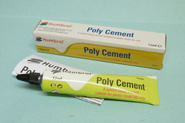 Humbrol - COLLE A PLASTIQUE EN TUBE 12 Ml Poly Cement Maquette Réf. AE4021 - Farben & Werkzeuge