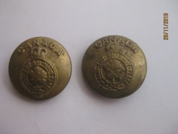 Canada: 2 Vintage WWII Canadian Military Buttons - Boutons