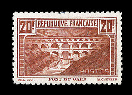 * PERIODE SEMI-MODERNE - * - N°262B - 20F - Pont Du Gard - Infime Trace De Charn. - TB - Unused Stamps
