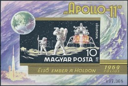 ** 1969 Apollo 11 - Első Ember A Holdon (I.) Vágott Blokk (6.000) - Other & Unclassified
