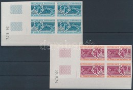 ** 1974 100 éves Az UPU Vágott Sor ívsarki Négyestömbökben 2-2 üresmezővel Mi 537-538 - Other & Unclassified