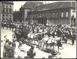 1937 Schäffer Gyula (1902-1939): Budapest, Szent György Tér, III. Viktor Emánuel (1869-1947) Olasz Király Kíséretének Ta - Sonstige & Ohne Zuordnung