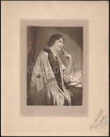 1928 Hölgy Műtermi Portréja, Aláírt, Hidegpecséttel Jelzett Fotóművészeti Alkotás, 25×20 Cm - Sonstige & Ohne Zuordnung