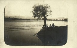 * T3 1916 Tisza, Holtsziget (?), Naplemente, Katonák. Photo (vágott / Cut) - Unclassified