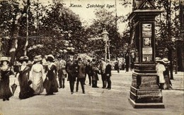 * T3 Kassa, Kosice; Széchenyi Liget, Hirdetőoszlop Mildner Ferenc Fényképészeti üzletének Reklámjával / Park, Advertisin - Sonstige & Ohne Zuordnung