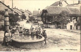 T2 Ballaigues, Rue / Street View, Children By A Fountain - Otros & Sin Clasificación