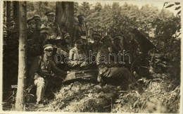 * T2 Soldiers With Cannon, German Military Group Photo - Unclassified