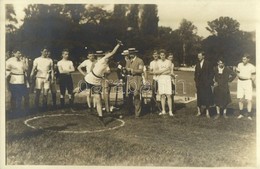 ** T1 Súlylökés. 'Bediene Dich Selbst' (Brüder Kohn) / Shot Put. Photo - Sin Clasificación