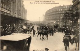 CPA PARIS Greve Des Chemins De Fer Place De La Gare Du Nord (971788) - Grèves