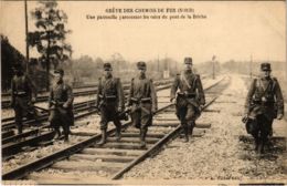 CPA PARIS Greve Des Chemins De Fer Une Patrouille (971893) - Strikes