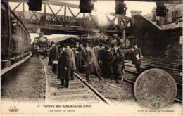 CPA PARIS Greve Des Cheminots Du Nord 1910 Trains En Panne (971895) - Grèves