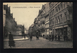 DE2760 - LUDWIGSHAFEN - PLACE BISMARCK - STREET SCENE - Ludwigshafen