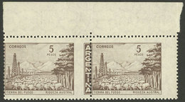 ARGENTINA: GJ.1140, 5P. Southern Riches Printed On National Unsurfaced Paper, Pair With VERY SHIFTED PERFORATION, The Ri - Neufs
