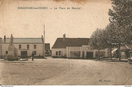71 SIMANDRE Les    ORMES  - LA PLACE Du  MARCHE  ( Hotel Du Commerce , Garage )    En 1940 - Andere & Zonder Classificatie