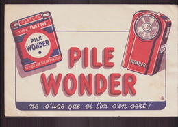 Buvard ( 21 X 13.5 Cm ) " Pile Wonder " ( Pliures, Taches ) - Batterie