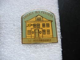 Pin's De L'amicale Des Postiers De La Ville D'HAGONDANGE (Dépt 57) - Postes