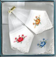 Pochettes  Geborduurd Brodées  3 Stuks/pcs Embroided Met Kant Dentelle  Lace  Spitze Vintage - Dentelles Et Tissus