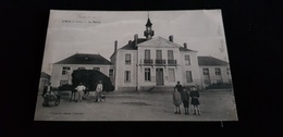 Cp 37 CLERE  La Mairie ( Batiment Garcons Attelage De Cheval Foin Fenaison Charrette Brouette  ) - Cléré-les-Pins