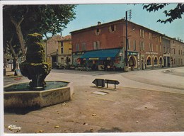 84 PERNES Les FONTAINES Fontaine Villeneuve ,façade Café Restaurant - Pernes Les Fontaines