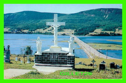 GASPÉ, QUÉBEC - POINTE NAVARRE CAUSEWAY, LA TRAVERSE DE POINTE NAVARRE À ST MAJORIQUE - CIRCULÉE - - Gaspé