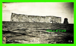 PERCÉ, QUÉBEC - PERCE ROCK FROM SOUTH WEST - CARTE-PHOTO - H.V. HENDERSON - - Percé