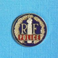 1 PIN'S //  ** RÉPUBLIQUE FRANÇAISE / POLICE ** . (N° 0567 / 1000) - Police