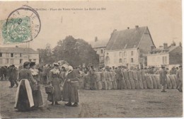 27 LE NEUBOURG  Place Du Vieux Château - La Halle Aux Blé - Le Neubourg