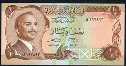 JORDAN P17d 1/2 DINAR 1975 Signature 10     UNC. - Jordania