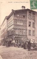 Macon       71          La Maison De Bois. Marché        (voir Scan) - Macon