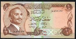 JORDAN P17d 1/2 DINAR 1975 Signature 10     UNC. - Jordania