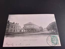 CPA (60)  Maignelay. Place De La Mairie.          (H.807). - Maignelay Montigny