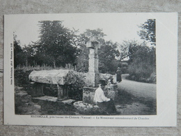 MAZEROLLE PRES LUSSAC LES CHATEAU         LE MONUMENT COMMEMORATIF DE CHANDOS - Lussac Les Chateaux