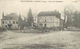 - Vosges -ref-B136- Monthureux Sur Saône - Place De La République - Fontaine - Fontaines - Carte Bon Etat - - Monthureux Sur Saone