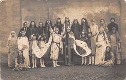 Montceau Les Mines      71     Groupe Théâtral  Spectacle   Fête. Jeunes Filles Costumées... Carte Photo     (voir Scan) - Montceau Les Mines